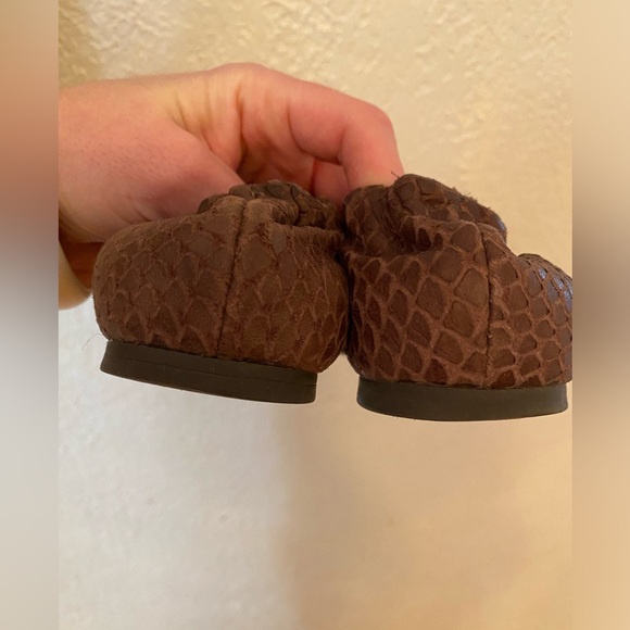 Tory Burch Flats 6.5 embossed snake - Picture 5 of 5